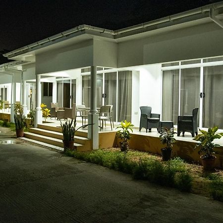 Macmillan'S Holiday Villas Grand Anse  Eksteriør bilde