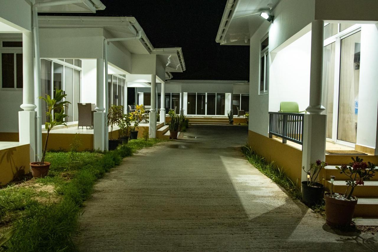 Macmillan'S Holiday Villas Grand Anse  Eksteriør bilde